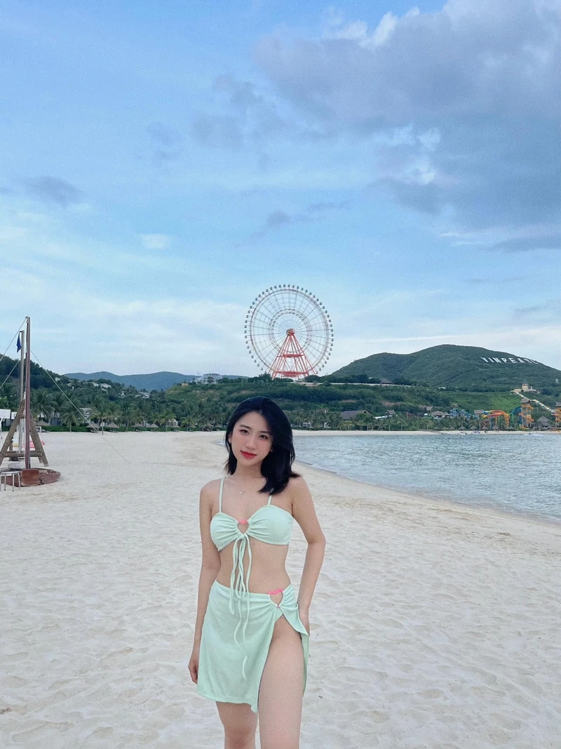 Gái xinh hang dep với trang phục đẹp, tỏa sáng với sự duyên dáng