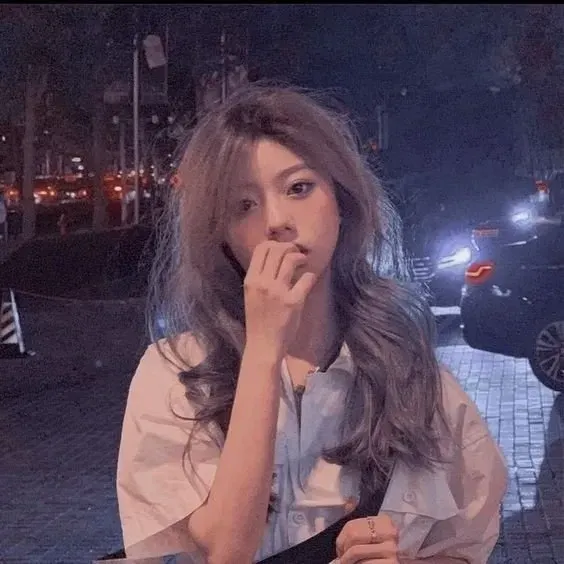 Gái xinh mặc áo croptop tạo phong cách năng động và cuốn hút